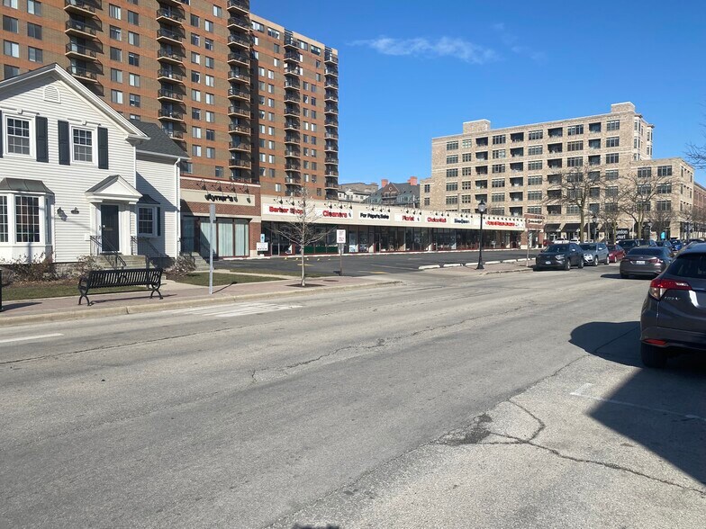 20-40 S Dunton Ave, Arlington Heights, IL à louer - Photo de l’immeuble – Image 3 sur 9