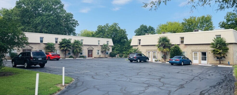 325 Hall Ln, Pineville, NC à vendre - Photo de l’immeuble – Image 3 sur 10