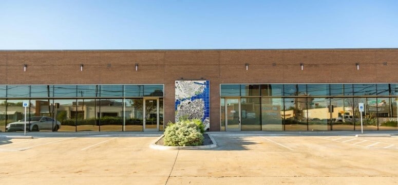 2025 Irving Blvd, Dallas, TX à louer - Photo principale – Image 1 sur 7