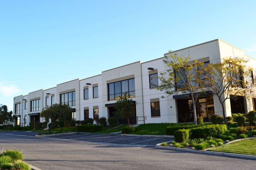 41146 Elm St, Murrieta, CA à louer - Photo de l’immeuble – Image 2 sur 3