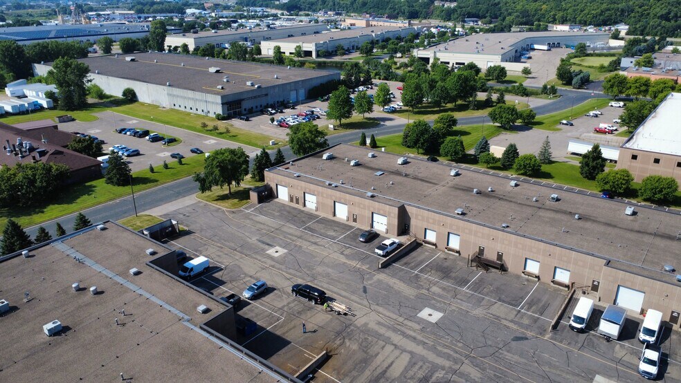 375-397 Bridgepoint Dr, South Saint Paul, MN à vendre - Photo de l’immeuble – Image 3 sur 12