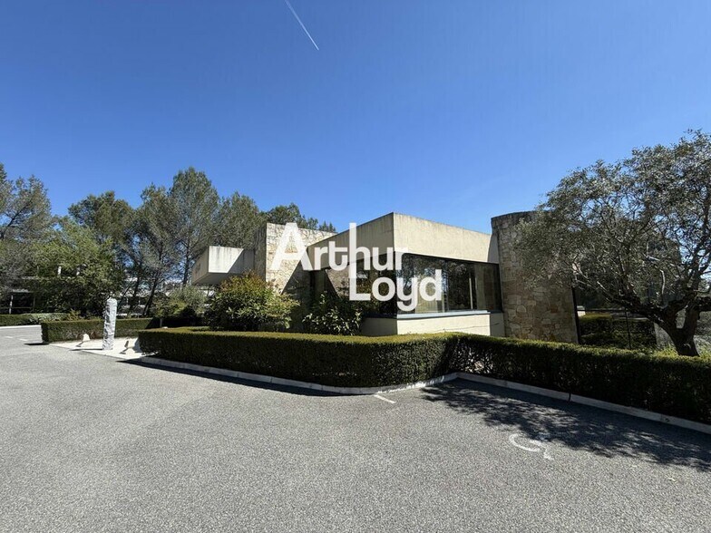 2400 Route Des Cretes, Valbonne à louer - Photo de l’immeuble – Image 2 sur 9