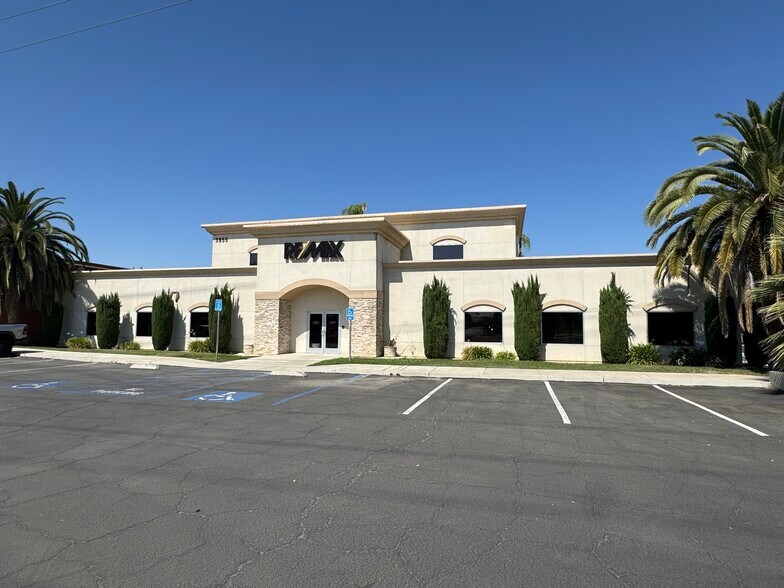 3955 Coffee Rd, Bakersfield, CA à louer - Photo de l’immeuble – Image 1 sur 13