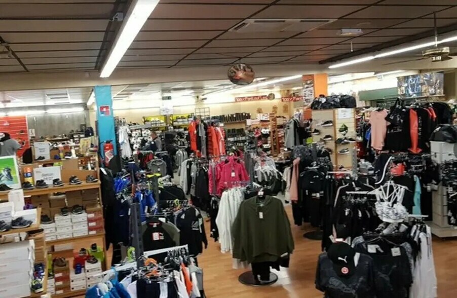 Local commercial dans Châteauvilain à louer - Photo de l’immeuble – Image 3 sur 9