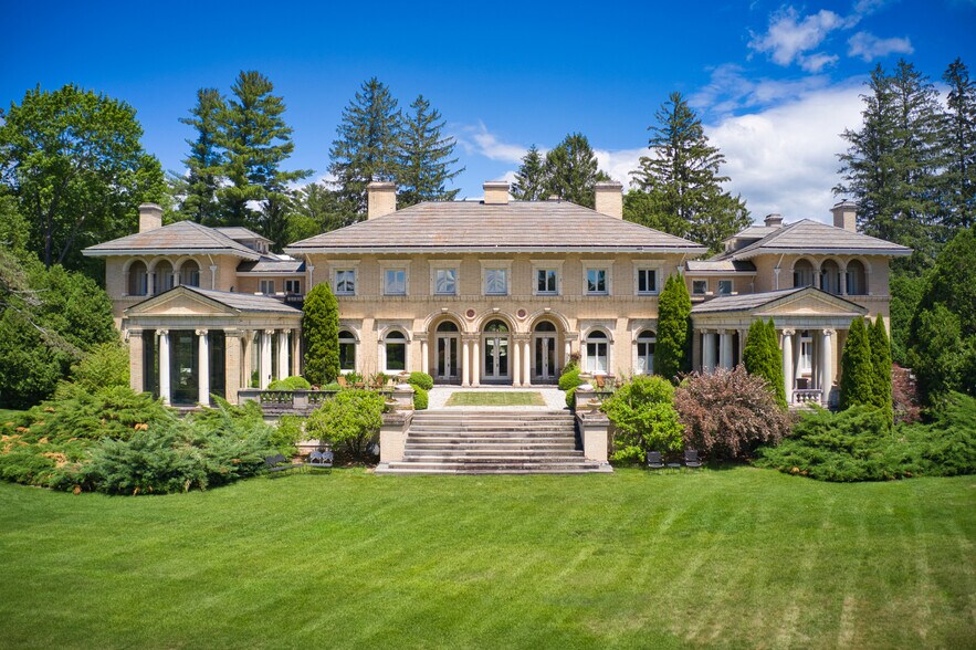 11 Hawthorne Rd, Lenox, MA à vendre - Photo de l’immeuble – Image 2 sur 46