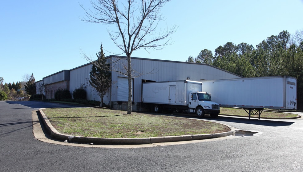 1060 Nine N Dr, Alpharetta, GA à louer - Photo principale – Image 1 sur 2