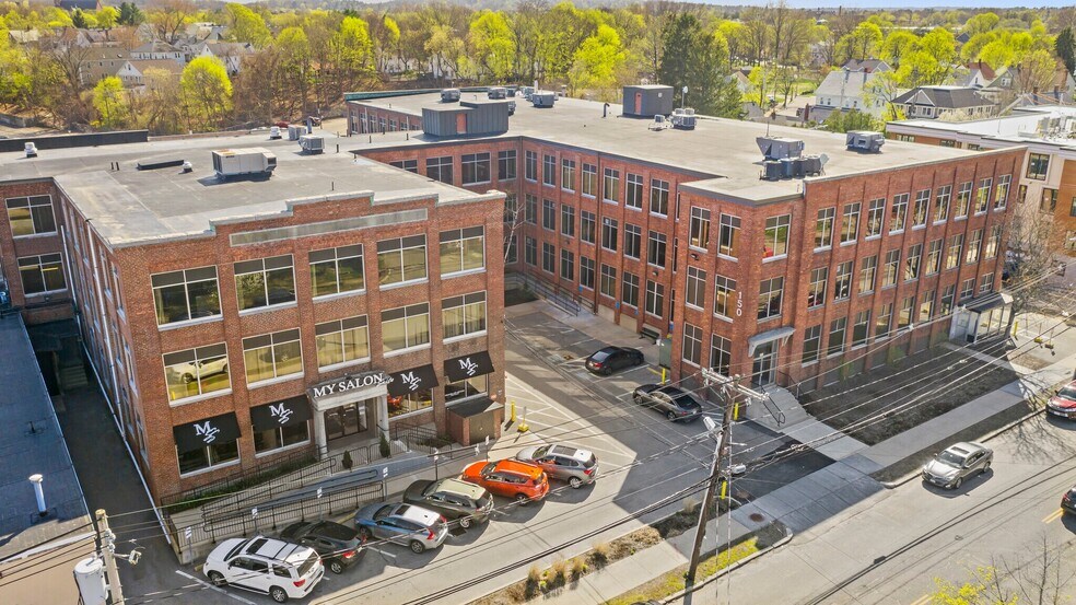 150-154 California St, Newton, MA à louer - Photo de l’immeuble – Image 3 sur 4