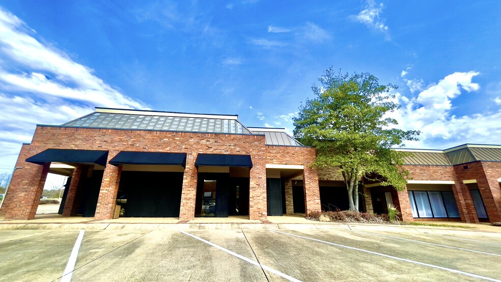 1625 E County Line Rd, Jackson, MS à louer - Photo de l’immeuble – Image 3 sur 27