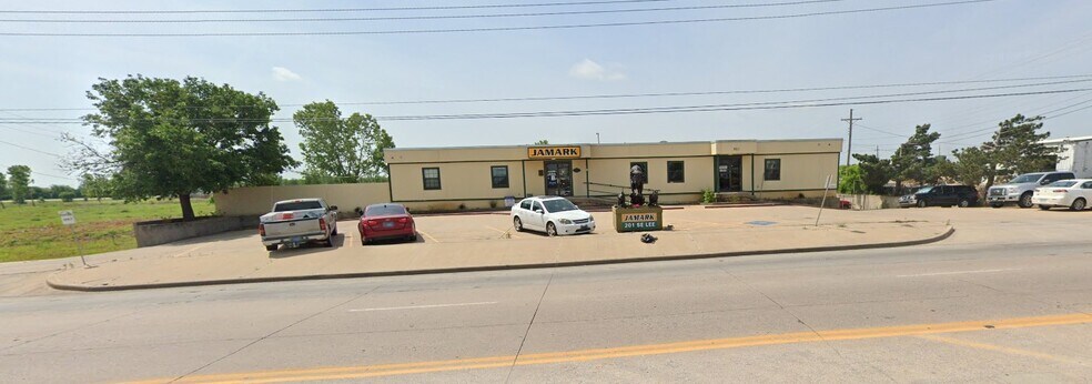 201 SE Lee Blvd, Lawton, OK à vendre - Photo de l’immeuble – Image 2 sur 9