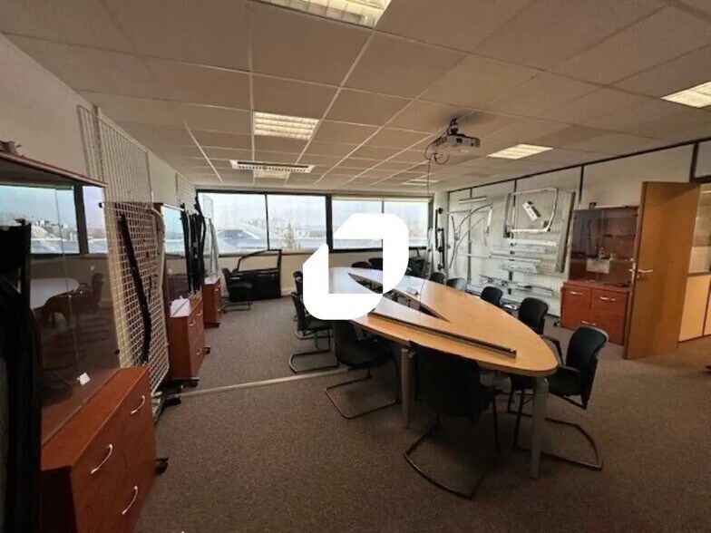 2 Rue Charles Edouard Jeanneret, Poissy à louer - Photo intérieure – Image 2 sur 8