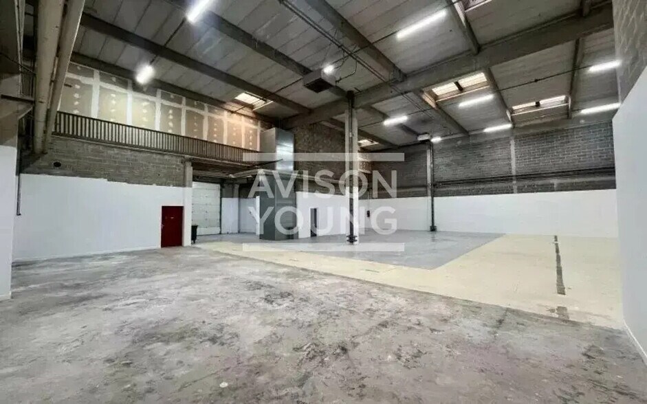 Local d’activités dans Sarcelles à louer - Photo intérieure – Image 1 sur 9