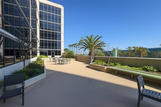 5757 W Century Blvd, Los Angeles, CA à louer Photo intérieure– Image 1 sur 7