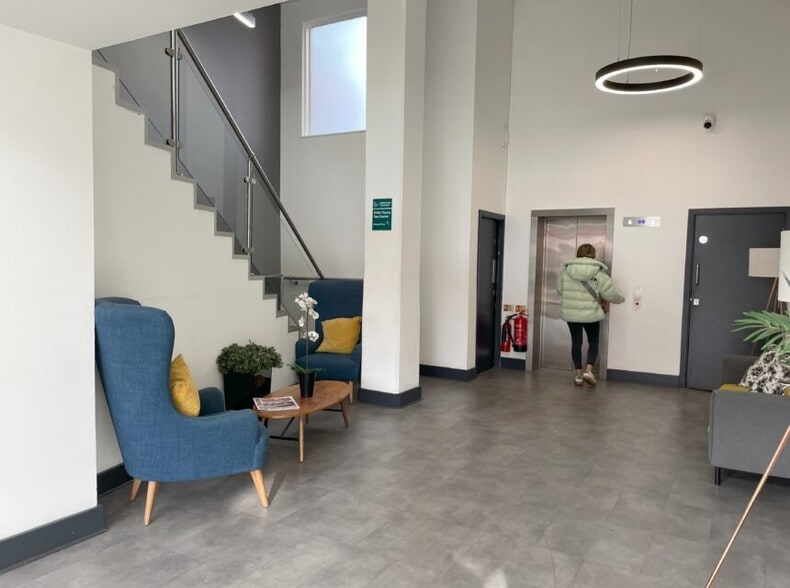 London Rd, Morden à louer - Photo intérieure – Image 2 sur 8