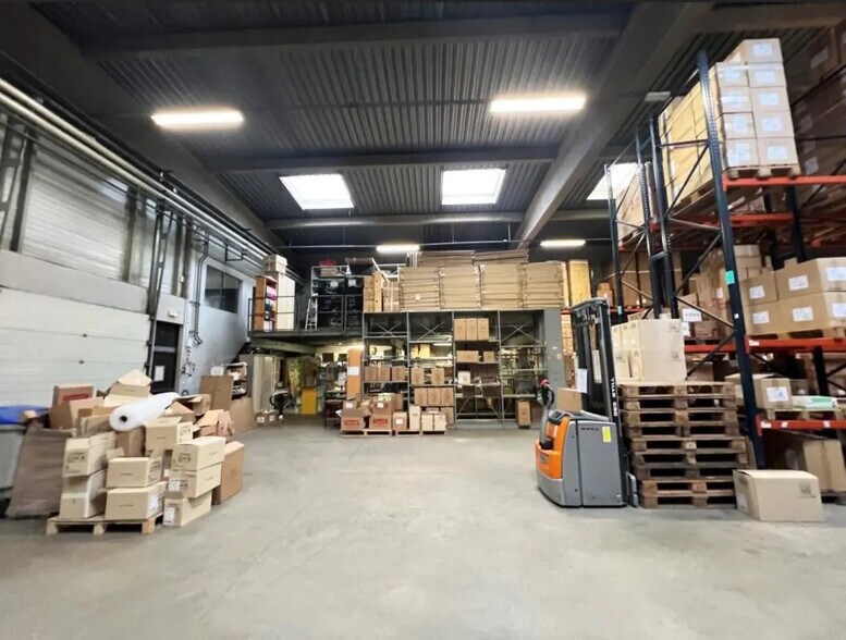 Bureau dans L'HAY-LES-ROSES à louer - Photo intérieure – Image 2 sur 11