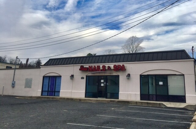 129 W Maple Ave, Vienna, VA à louer - Photo de l’immeuble – Image 1 sur 2