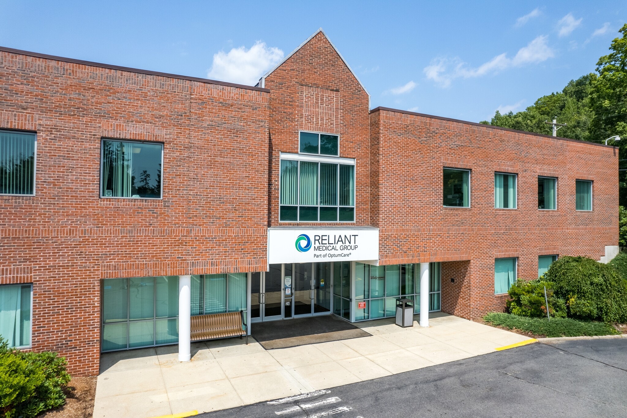 24-30 Newton St, Southborough, MA à louer Photo principale– Image 1 sur 7