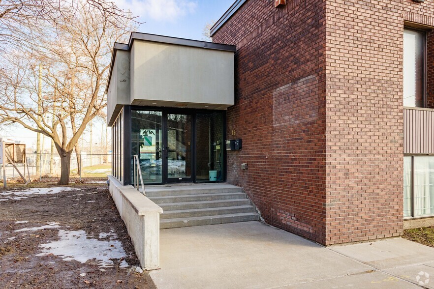 45 Boul Saint-Joseph, Lachine, QC à louer - Photo de l’immeuble – Image 2 sur 5