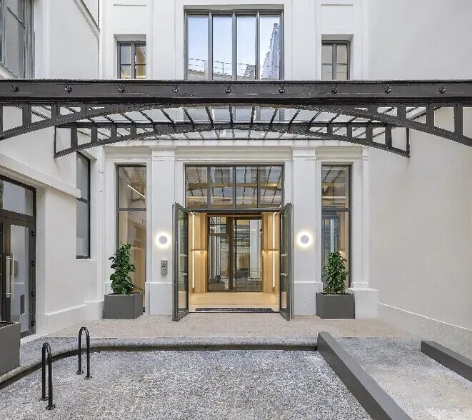 24 Rue Du Sentier, Paris à louer - Photo de l’immeuble – Image 2 sur 19