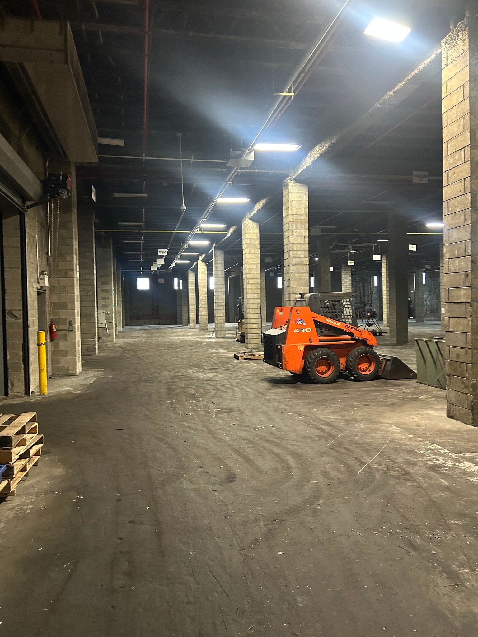 292-300 Liberty Ave, Brooklyn, NY à louer Hall d’entrée– Image 1 sur 13