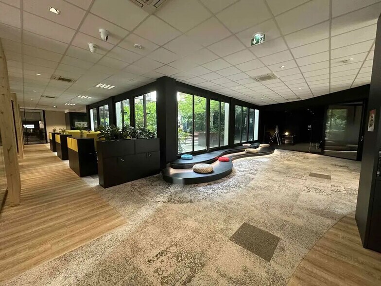 Bureau dans Reims à louer - Photo de l’immeuble – Image 1 sur 6