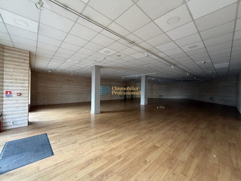 Local commercial dans Lorient à vendre - Photo de l’immeuble – Image 2 sur 4