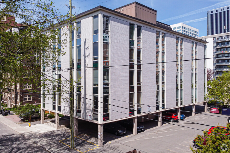 309 Cooper St, Ottawa, ON à louer - Photo de l’immeuble – Image 1 sur 3