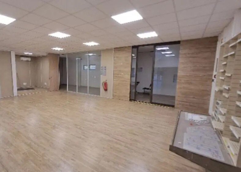 Industriel/Logistique dans Avignon à louer - Photo de l’immeuble – Image 2 sur 6