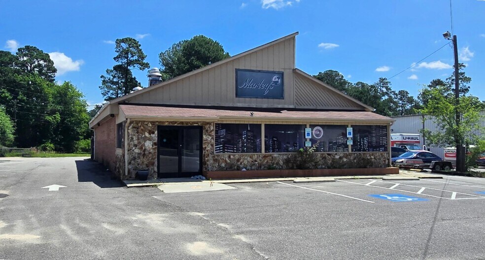 6228 Yadkin Rd, Fayetteville, NC à vendre - Photo de l’immeuble – Image 1 sur 24