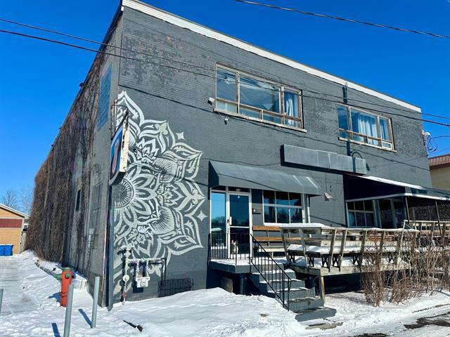 156-158 Léopold Rue, Cowansville, QC à vendre Photo principale– Image 1 sur 5