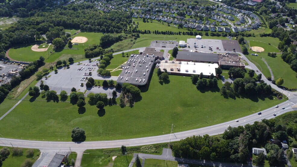1900 W College Ave, State College, PA à vendre - Aérien – Image 2 sur 30