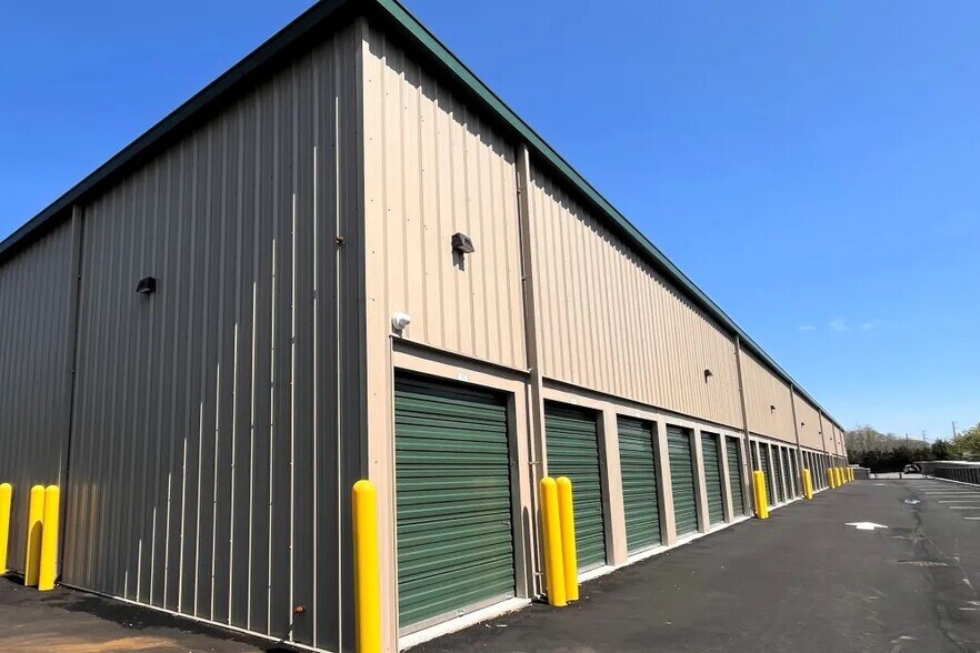 50-115 Commerce Rd, Cutchogue, NY à louer - Photo de l’immeuble – Image 3 sur 3