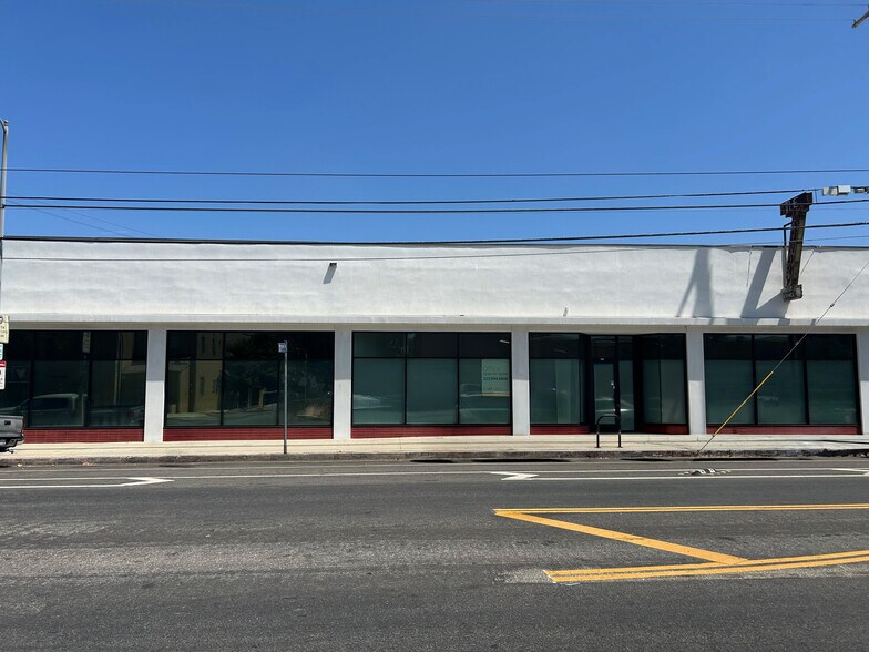4501-4515 W Adams Blvd, Los Angeles, CA à louer - Photo de l’immeuble – Image 1 sur 17