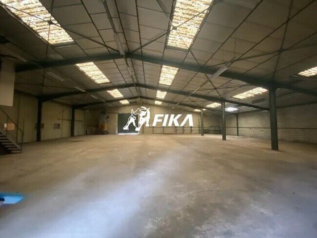 Plus de détails pour 765 Avenue De La Gare, Cintegabelle - Local d’activités à vendre