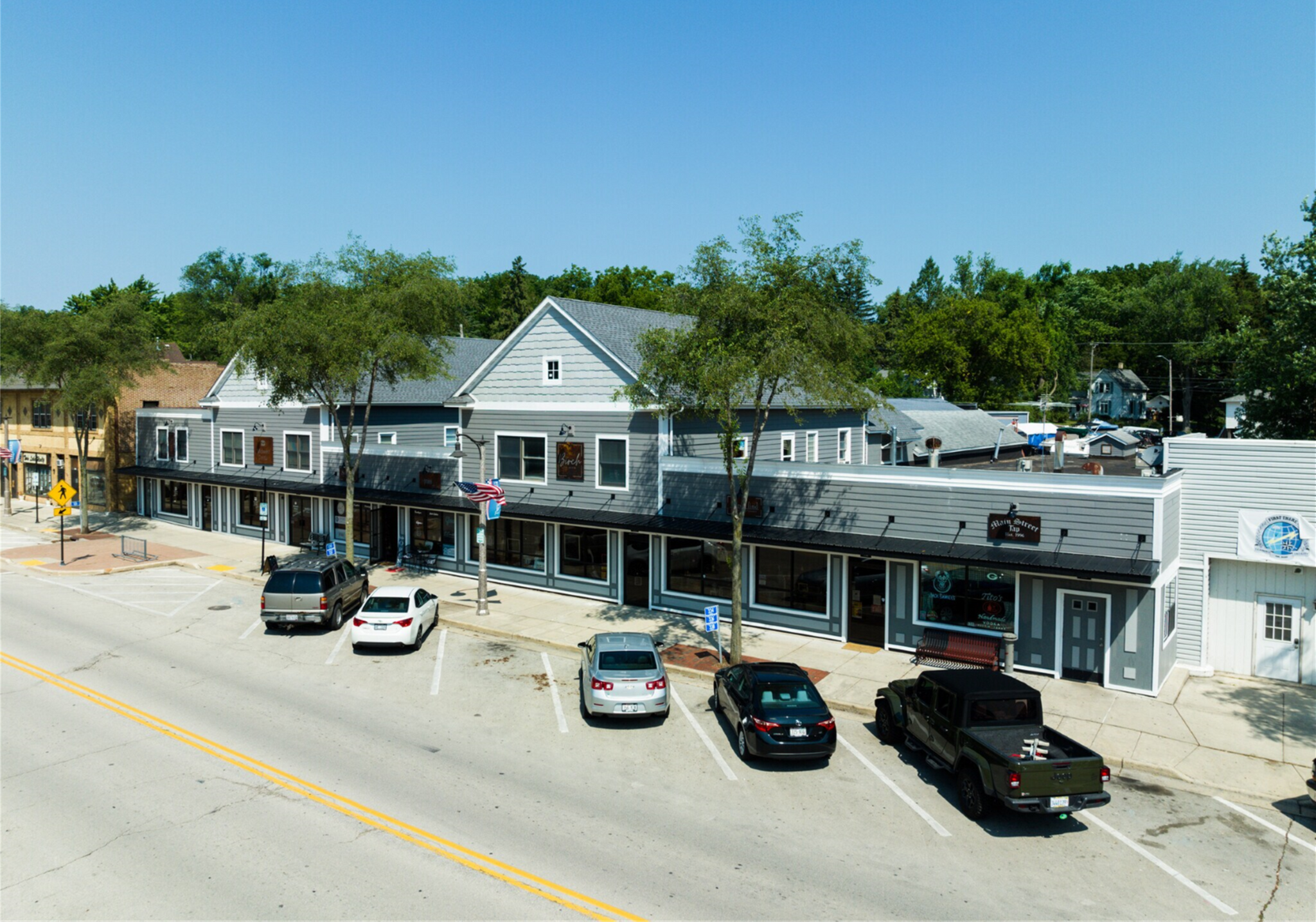 330-336 E Main St, Twin Lakes, WI à louer Photo de l’immeuble– Image 1 sur 4