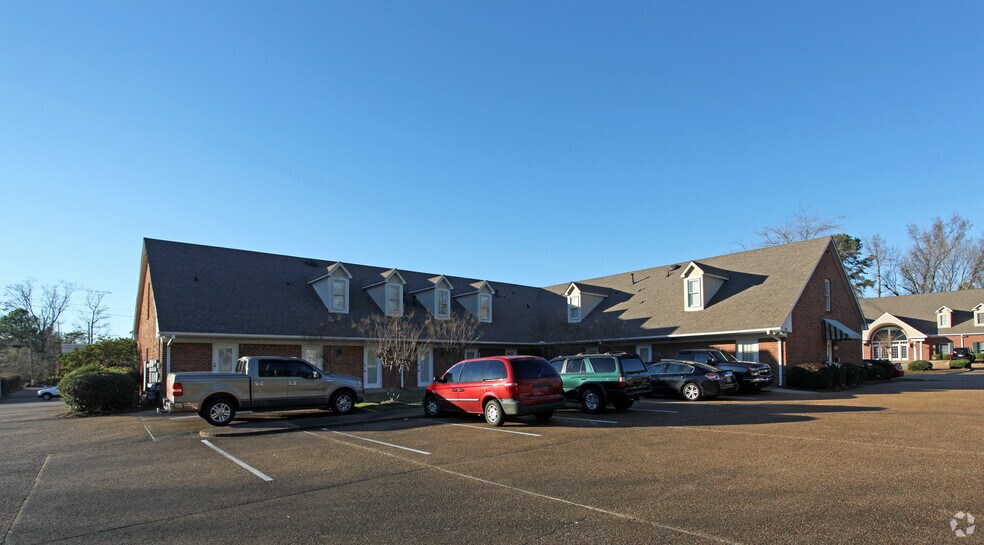 5888 Ridgewood Rd, Jackson, MS à louer - Photo de l’immeuble – Image 3 sur 3