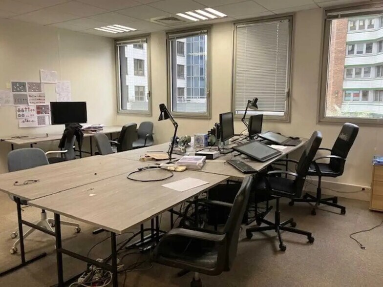 Bureau dans Montreuil à louer - Photo de l’immeuble – Image 3 sur 7