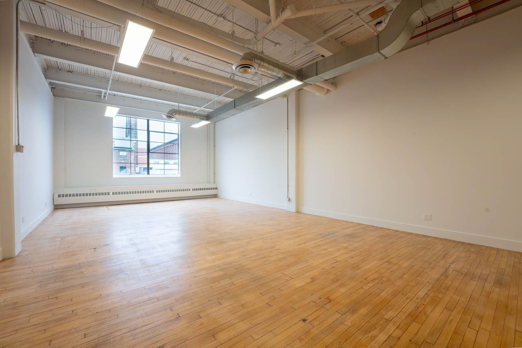 219 Dufferin St, Toronto, ON à louer Photo de l’immeuble– Image 1 sur 3