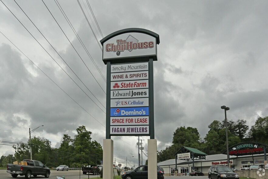 7417-7433 Chapman Hwy, Knoxville, TN à louer - Photo de l’immeuble – Image 3 sur 12