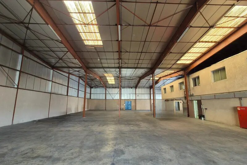Local d'activités dans Perpignan à vendre - Photo de l’immeuble – Image 3 sur 4