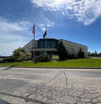 Plus de détails pour 933 Tower Rd, Mundelein, IL - Industriel/Logistique à louer