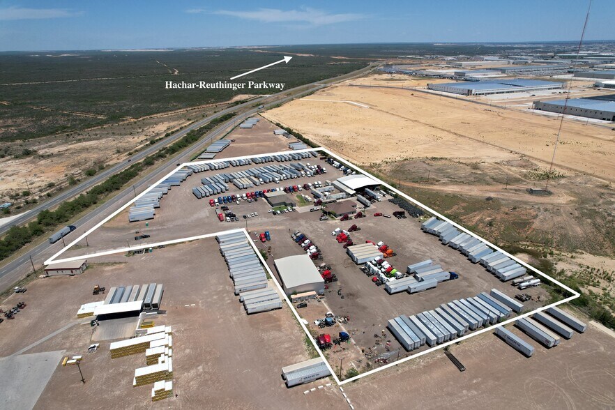20951 Mines Rd, Laredo, TX à vendre - Photo de l’immeuble – Image 2 sur 12
