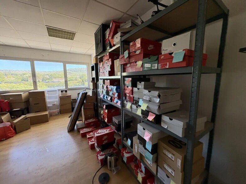 Local commercial dans Aubagne à louer - Photo de l’immeuble – Image 2 sur 7