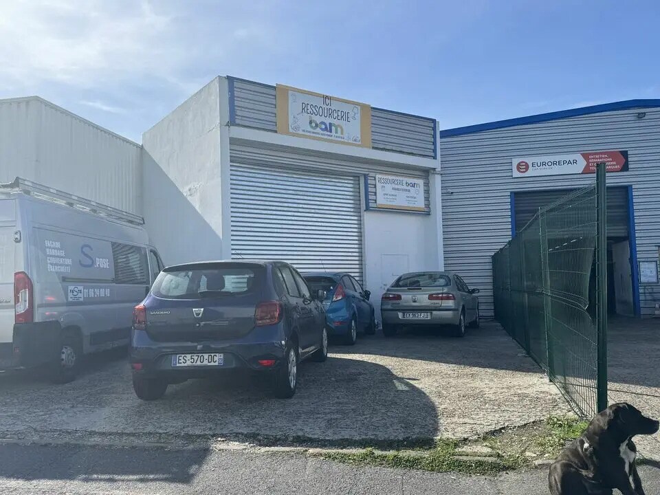 Local commercial dans Domont à louer Photo de l’immeuble– Image 1 sur 5