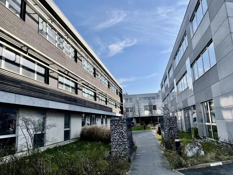 1 Rue De La Couture, Marcq-en-Baroeul à louer - Photo de l’immeuble – Image 2 sur 24