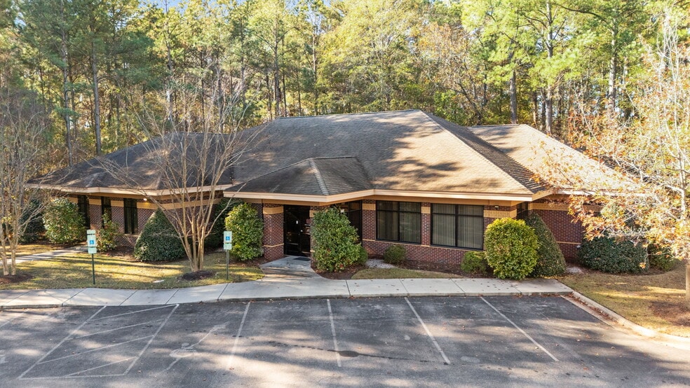 2223 Hemby Ln, Greenville, NC à vendre - Photo principale – Image 1 sur 73