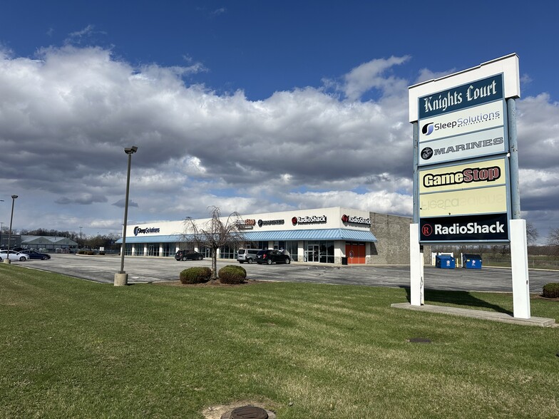 2513-2521 E North St, Kendallville, IN à louer - Photo de l’immeuble – Image 1 sur 11