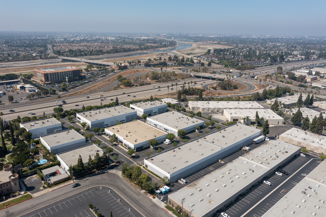 1025 N Shepard St, Anaheim, CA 92806 - Lot 1025 - - Photo intérieure - Image 1 of 20