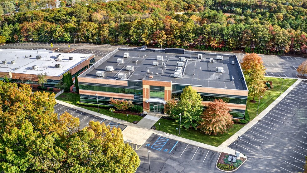 4 Technology Dr, Setauket, NY à vendre - Photo de l’immeuble – Image 2 sur 8