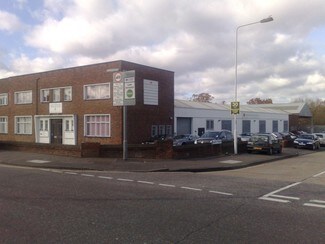 Plus de détails pour 31-33 Fowler Rd, Ilford - Industriel/Logistique à vendre