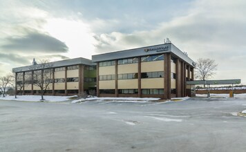14300 Nicollet Ct, Burnsville, MN à louer Photo intérieure– Image 1 sur 3